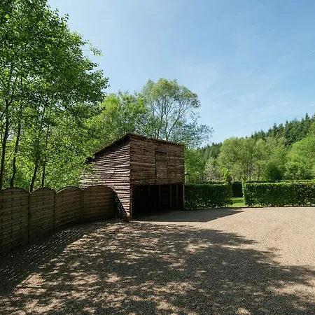 Modern In Near Waimes